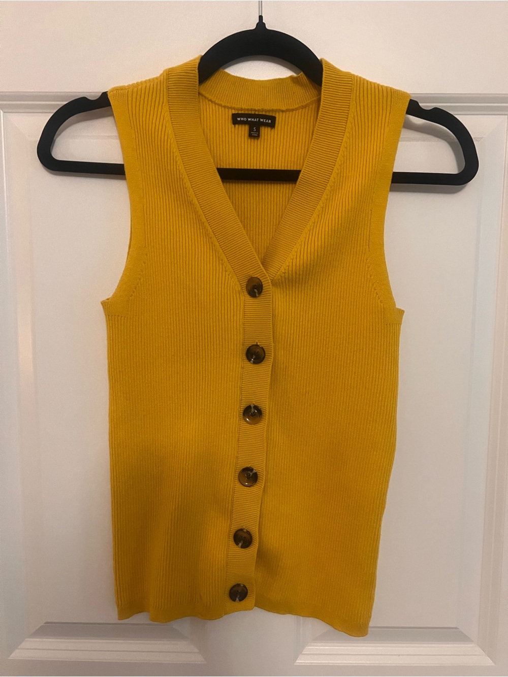 Who What Wear Mustard Yellow Ribbed Button-Up Tank